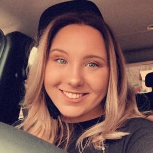 Meet your Posher, Abbi